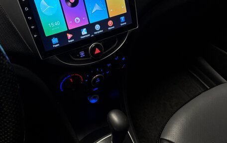 Hyundai Solaris II рестайлинг, 2013 год, 900 000 рублей, 13 фотография