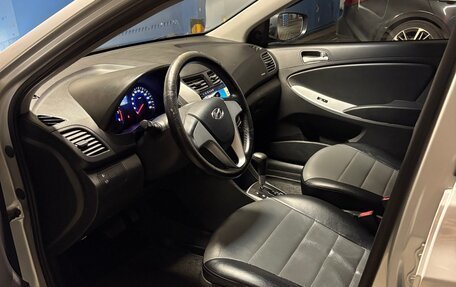 Hyundai Solaris II рестайлинг, 2013 год, 900 000 рублей, 11 фотография