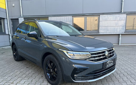 Volkswagen Tiguan II, 2022 год, 3 800 000 рублей, 1 фотография