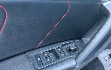 Volkswagen Tiguan II, 2022 год, 3 800 000 рублей, 14 фотография