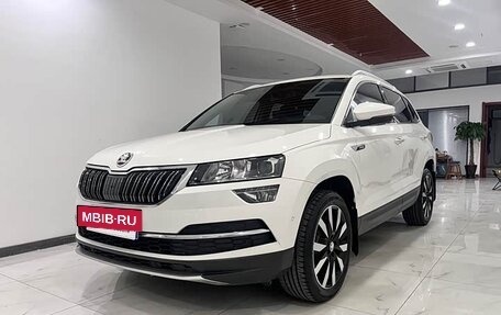 Skoda Karoq I, 2021 год, 1 800 000 рублей, 3 фотография