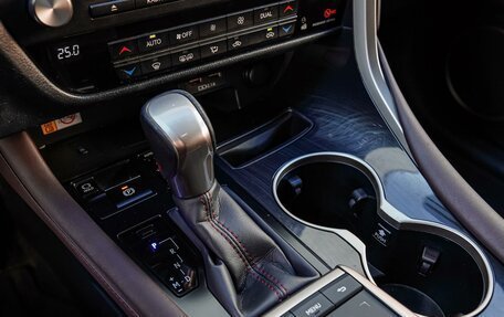 Lexus RX IV рестайлинг, 2020 год, 5 540 000 рублей, 15 фотография