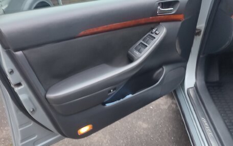 Toyota Avensis III рестайлинг, 2007 год, 850 000 рублей, 11 фотография