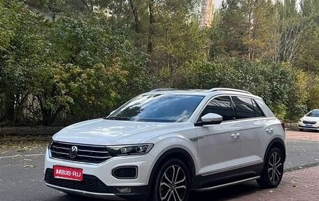 Volkswagen T-Roc I, 2022 год, 1 567 000 рублей, 1 фотография