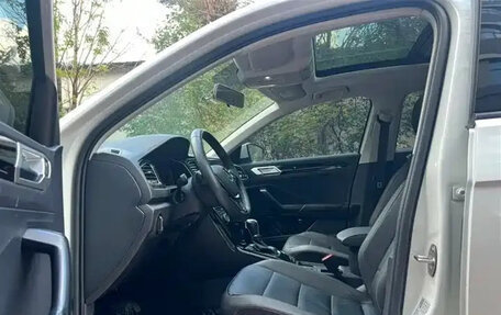 Volkswagen T-Roc I, 2022 год, 1 567 000 рублей, 7 фотография