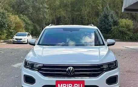 Volkswagen T-Roc I, 2022 год, 1 567 000 рублей, 2 фотография