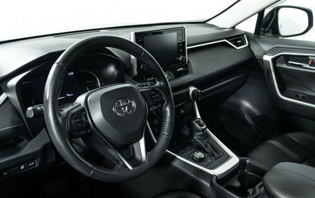 Toyota RAV4, 2021 год, 3 550 000 рублей, 11 фотография