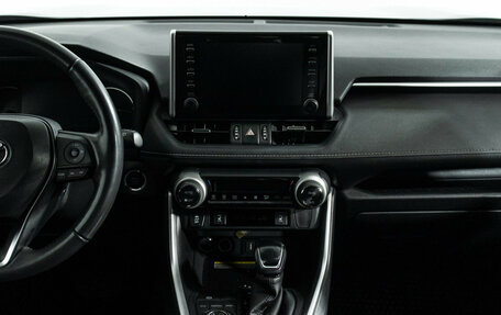 Toyota RAV4, 2021 год, 3 550 000 рублей, 14 фотография