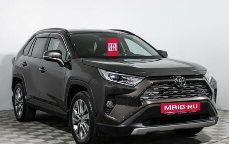 Toyota RAV4, 2021 год, 3 550 000 рублей, 3 фотография