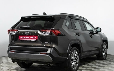 Toyota RAV4, 2021 год, 3 550 000 рублей, 5 фотография