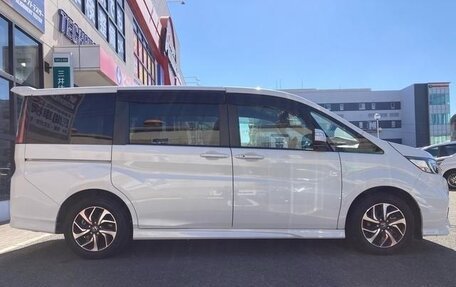 Honda Stepwgn IV, 2022 год, 2 850 000 рублей, 6 фотография