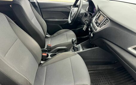 Hyundai Solaris II рестайлинг, 2019 год, 1 290 000 рублей, 10 фотография