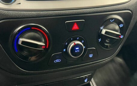 Hyundai Solaris II рестайлинг, 2019 год, 1 290 000 рублей, 17 фотография