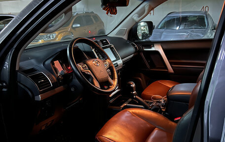 Toyota Land Cruiser Prado 150 рестайлинг 2, 2019 год, 5 700 000 рублей, 5 фотография