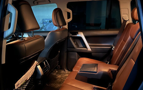 Toyota Land Cruiser Prado 150 рестайлинг 2, 2019 год, 5 700 000 рублей, 4 фотография