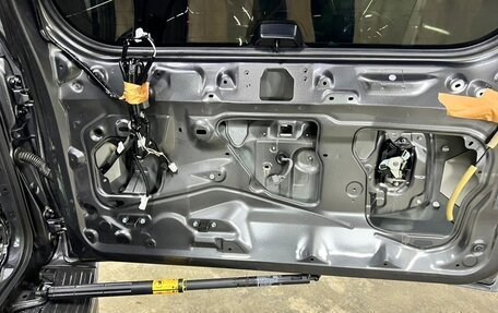 Toyota Land Cruiser Prado 150 рестайлинг 2, 2019 год, 5 700 000 рублей, 23 фотография