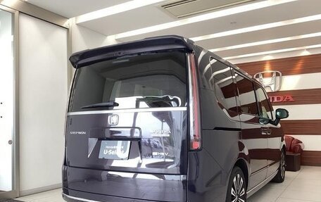 Honda Stepwgn, 2022 год, 3 200 000 рублей, 2 фотография