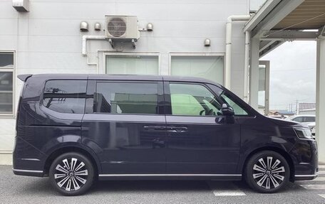 Honda Stepwgn, 2022 год, 3 200 000 рублей, 5 фотография