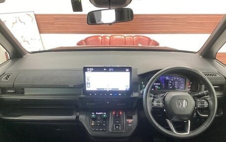 Honda Stepwgn, 2022 год, 3 200 000 рублей, 8 фотография