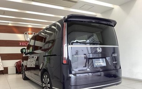 Honda Stepwgn, 2022 год, 3 200 000 рублей, 4 фотография