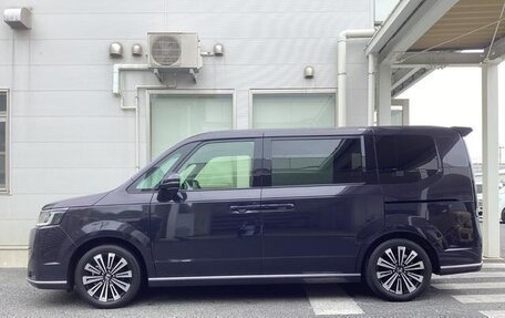 Honda Stepwgn, 2022 год, 3 200 000 рублей, 6 фотография