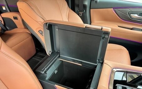 Toyota Vellfire, 2025 год, 6 600 000 рублей, 26 фотография