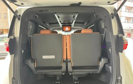 Toyota Vellfire, 2025 год, 6 600 000 рублей, 34 фотография