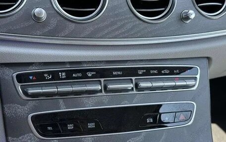 Mercedes-Benz E-Класс, 2022 год, 3 402 000 рублей, 26 фотография