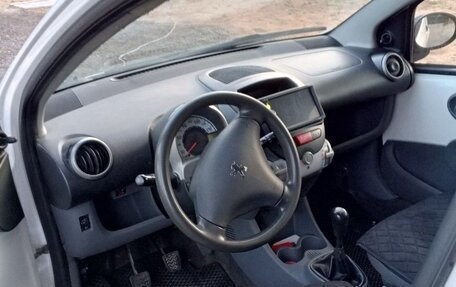 Peugeot 107 I рестайлинг, 2011 год, 300 000 рублей, 2 фотография