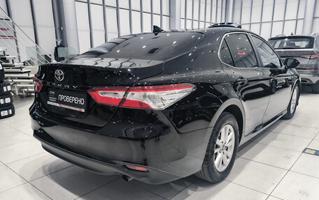 Toyota Camry, 2018 год, 2 250 000 рублей, 6 фотография