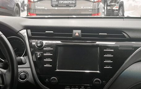 Toyota Camry, 2018 год, 2 250 000 рублей, 18 фотография