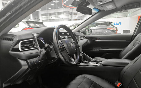 Toyota Camry, 2018 год, 2 250 000 рублей, 20 фотография