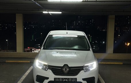Renault Logan II, 2019 год, 400 000 рублей, 2 фотография