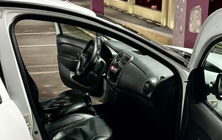 Renault Logan II, 2019 год, 400 000 рублей, 12 фотография