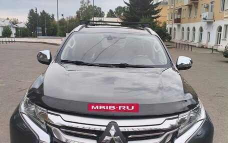 Mitsubishi Pajero Sport III рестайлинг, 2018 год, 2 300 000 рублей, 4 фотография