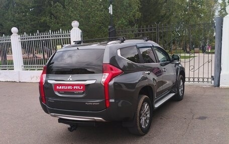 Mitsubishi Pajero Sport III рестайлинг, 2018 год, 2 300 000 рублей, 11 фотография