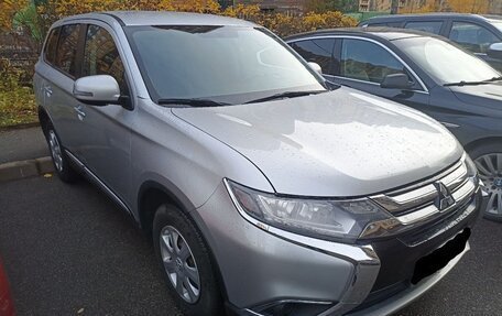 Mitsubishi Outlander III рестайлинг 3, 2015 год, 1 500 000 рублей, 3 фотография