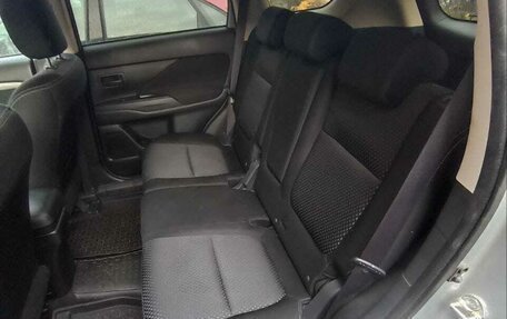 Mitsubishi Outlander III рестайлинг 3, 2015 год, 1 500 000 рублей, 6 фотография