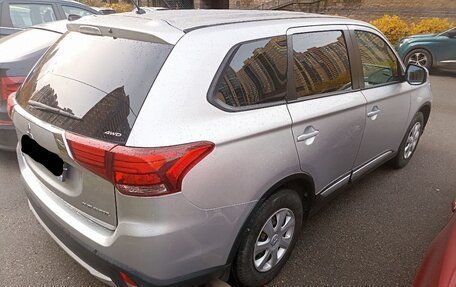 Mitsubishi Outlander III рестайлинг 3, 2015 год, 1 500 000 рублей, 10 фотография
