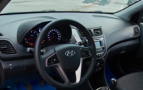 Hyundai Solaris II рестайлинг, 2016 год, 855 000 рублей, 9 фотография