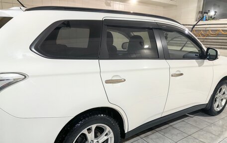 Mitsubishi Outlander III рестайлинг 3, 2012 год, 1 325 000 рублей, 2 фотография