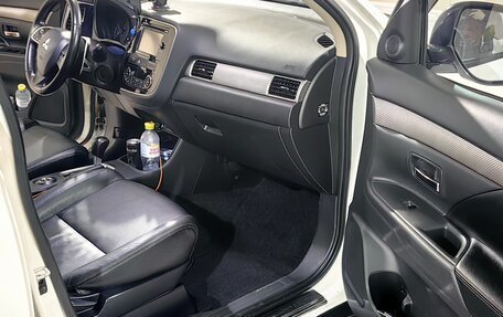 Mitsubishi Outlander III рестайлинг 3, 2012 год, 1 325 000 рублей, 7 фотография