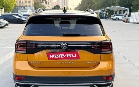 Volkswagen T-Cross I, 2022 год, 1 800 000 рублей, 5 фотография