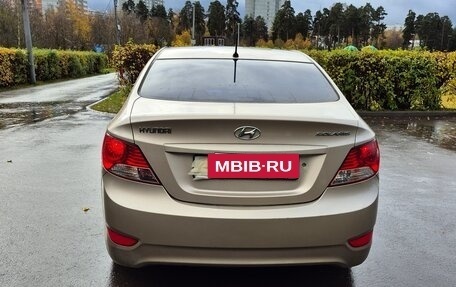 Hyundai Solaris II рестайлинг, 2011 год, 670 000 рублей, 4 фотография