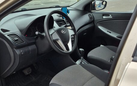 Hyundai Solaris II рестайлинг, 2011 год, 670 000 рублей, 12 фотография