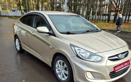 Hyundai Solaris II рестайлинг, 2011 год, 670 000 рублей, 9 фотография