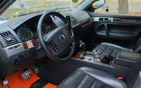 Volkswagen Touareg III, 2003 год, 550 000 рублей, 5 фотография