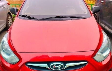 Hyundai Solaris II рестайлинг, 2012 год, 880 000 рублей, 1 фотография