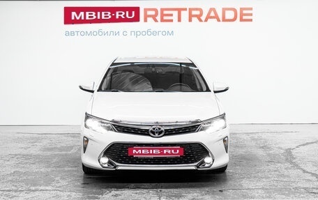 Toyota Camry, 2017 год, 2 349 000 рублей, 2 фотография