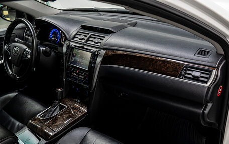 Toyota Camry, 2017 год, 2 349 000 рублей, 15 фотография